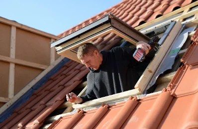 Pose de fenêtres de toit Velux à Lillemer